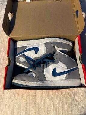 Nike Air Jordan 1 Mid — White, Gray & Navy Blue